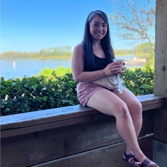 Meet your Posher, Kathryn - Picture 3 of 4